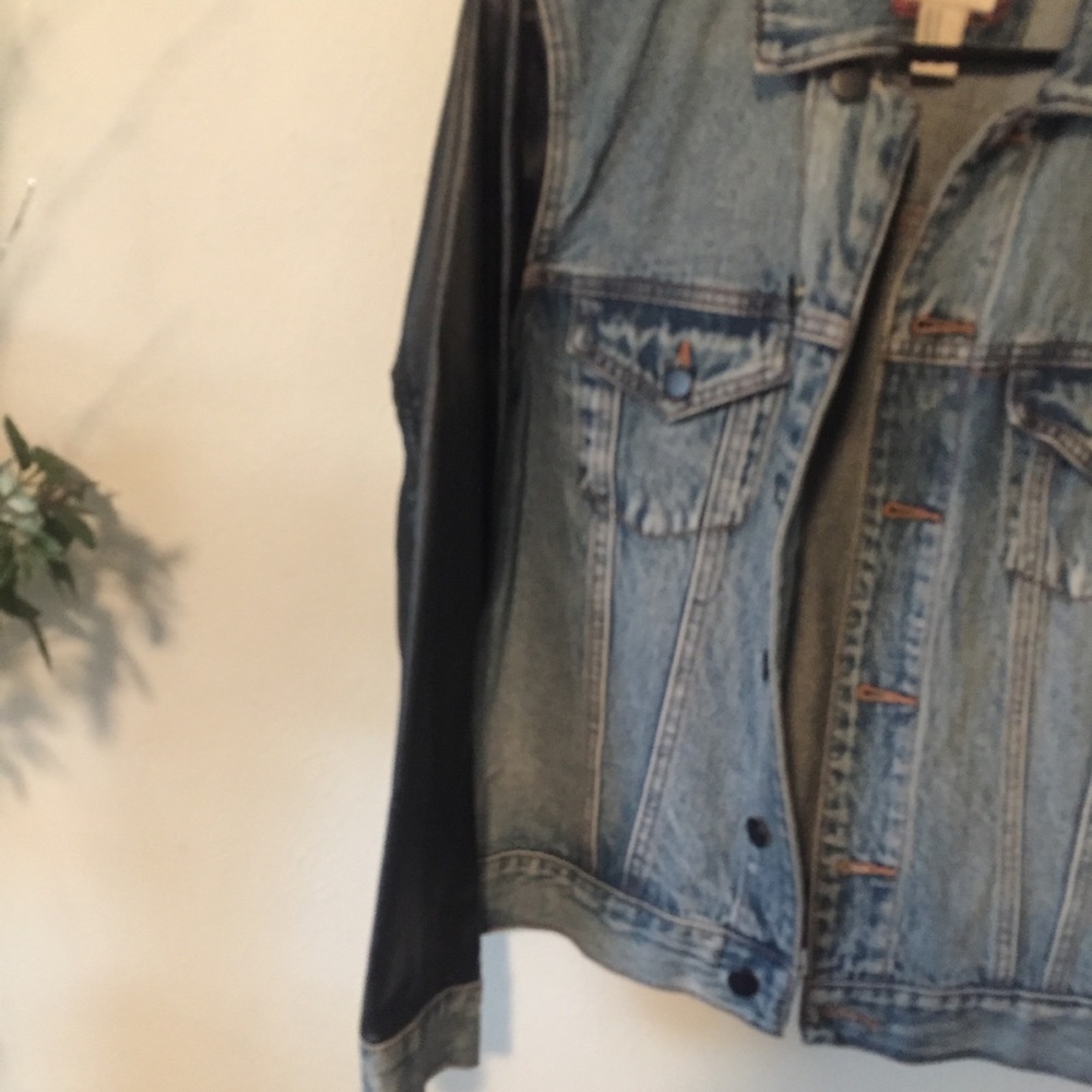 Forever 21 jean jacket - Picture 2 of 5